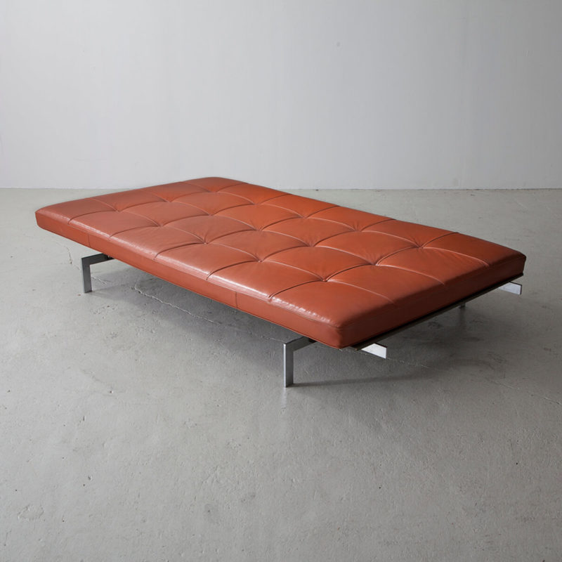 Unique extra wide PK 80 daybed with a steel frame and leather upholstery.