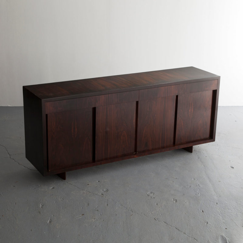 Credenza in jacaranda with four doors and four drawers