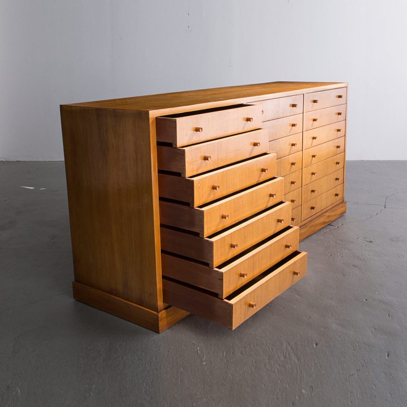 Dresser in pau amarello wood