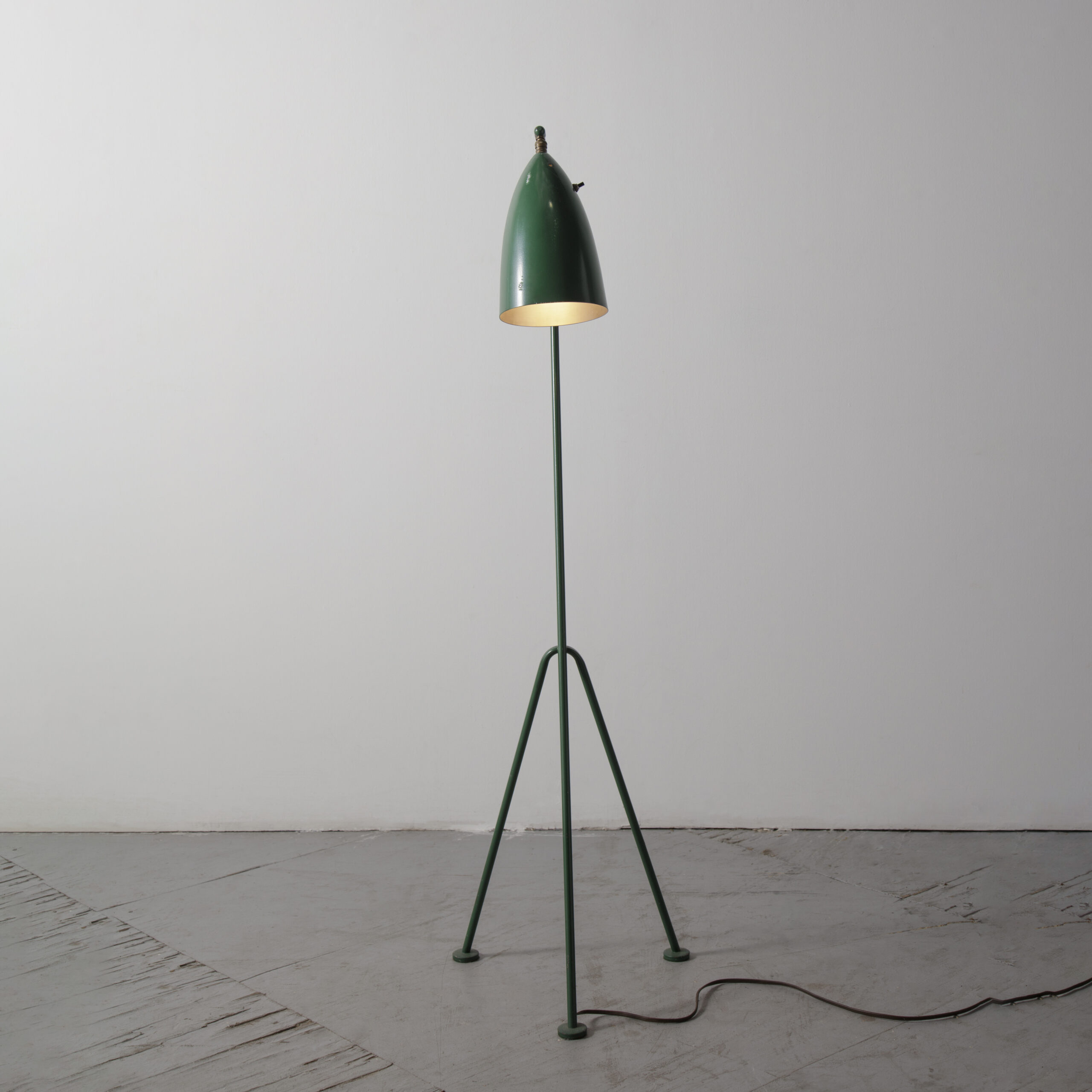 Greta Magnusson Grossman 'G-10' Floor Lamp